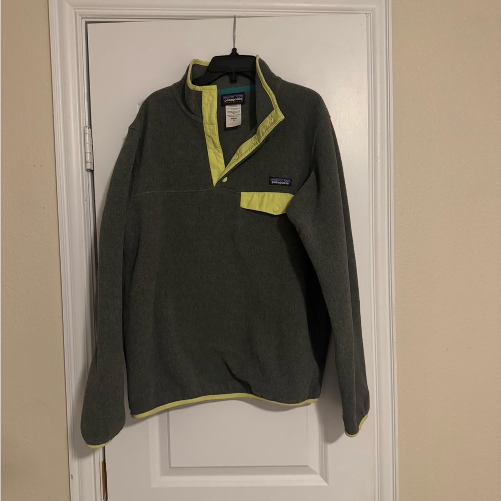 Patagonia women's lightweight synchilla snap pullover gray yellow fleece size M